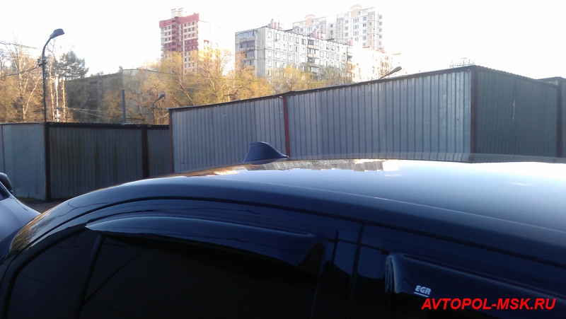 Ставим акулий плавник на крышу шкоды