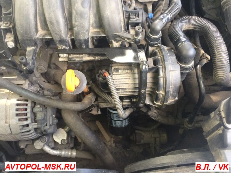 Как поменять датчик коленвала на Шкоде 1.6 и где он находится