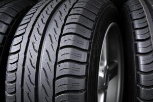 Шины для авто: как выбрать, понять маркировку и продлить срок службы без лишних трат