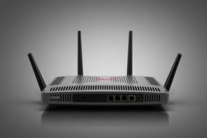 MikroTik: практический путь от коробки до стабильной сети