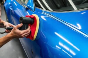 Полировка кузова гибрида: вернуть блеск и сохранить электронику