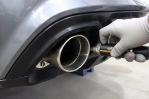 Полировка выхлопной трубы автомобиля: верните блеск и защитите металл