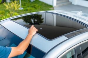 Уход за панорамной крышей автомобиля: практические советы, которые действительно помогут
