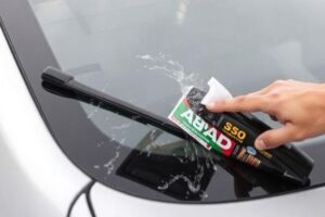 Как удалить следы от наклеек на стёклах и кузове без царапин — проверенные способы