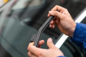 Уход за щётками стеклоочистителей: продление срока службы