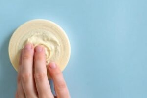 Как подобрать полировальную пасту под тип лака и степень повреждения: практическое руководство